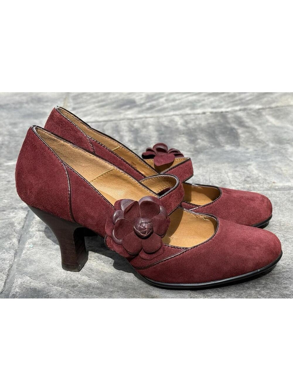 Sofft Kitten Heels 7 Maroon Red Flower Suede Leather Pumps Comfort